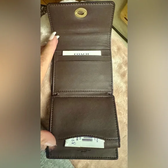 Coach Black Leather Wallet with Gold Clasp - Picture 10 of 11